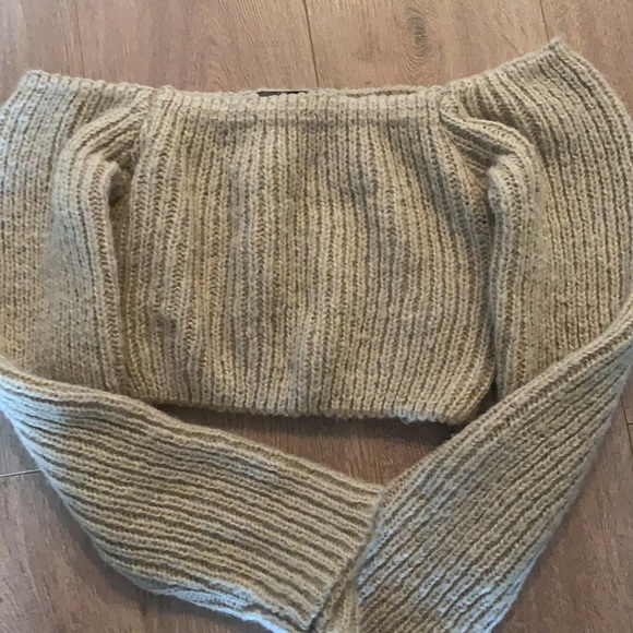 Adorable Crop tan sweater size Small - Picture 9 of 12